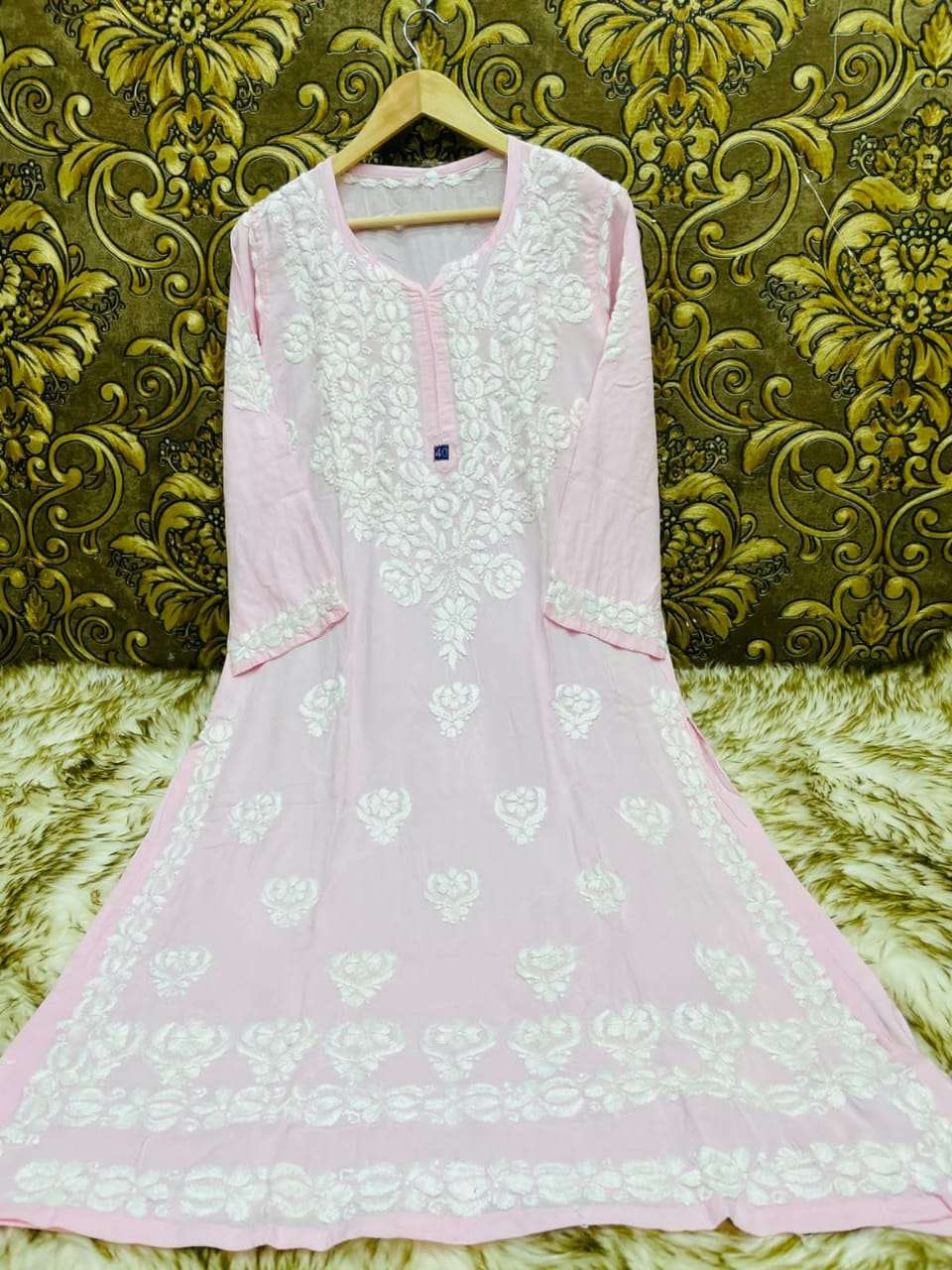 Round Neck Regular Georgette Chikan Kurti With Boota Jaal at Rs 900 in  Lucknow