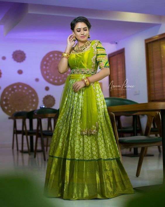 New Arrivals | Popular Firozi Designer Gown Fancy Fabric Chicken Saree and  Firozi Designer Gown Fancy Fabric Chicken Sari online shopping