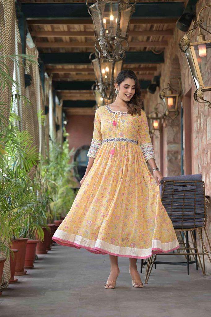 9 Latest Summer Kurti Designs for Comfortable Feel in Hot Weather