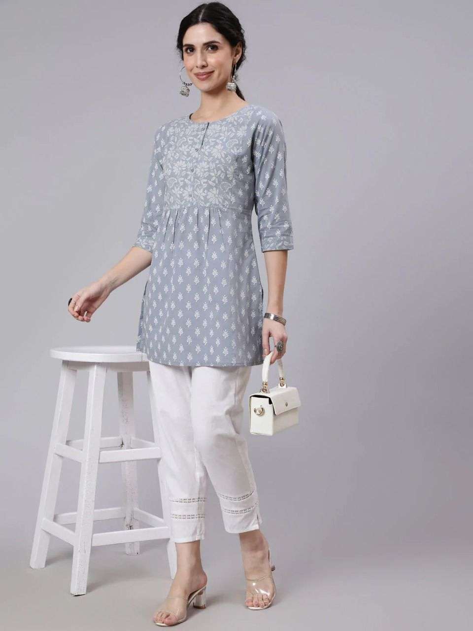 Buy online Printed Cotton Short Kurti from Kurta Kurtis for Women by Jabama  for ₹469 at 66% off | 2024 Limeroad.com