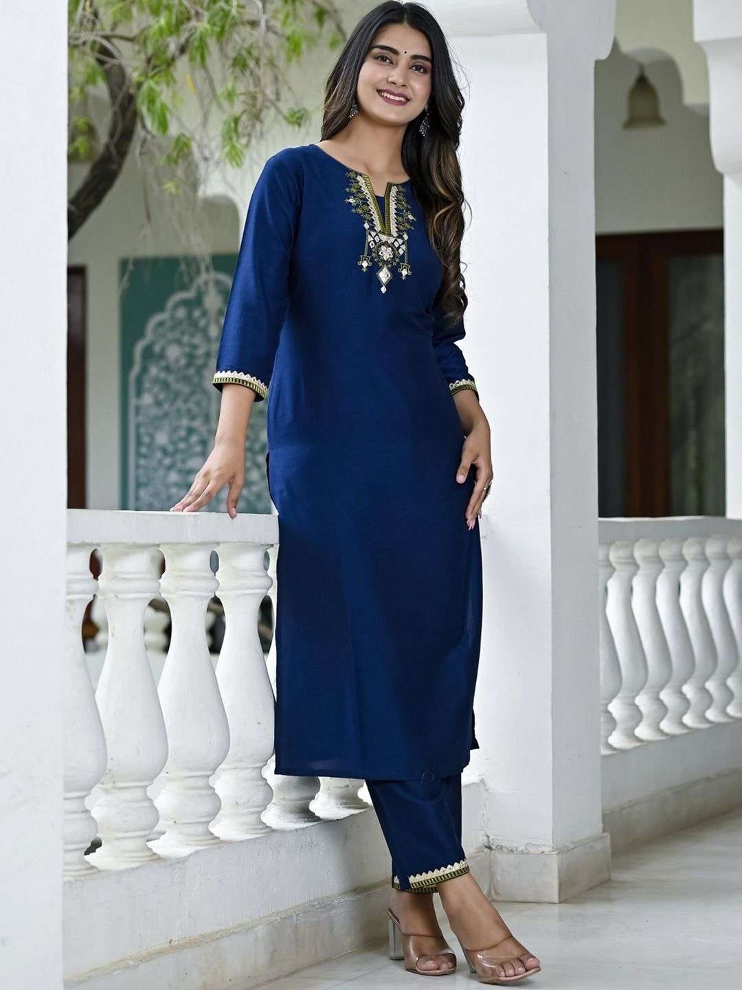 Stylish Green Banarasi Kurti & Chanderi Silk Pant with Georgette Dupatta –  Luxurion World