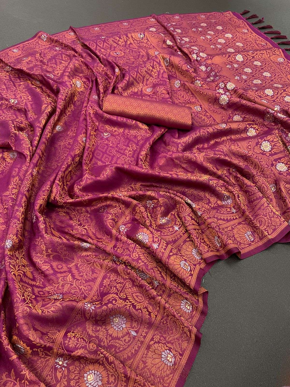Wholesale single sarees catalogues, Single saree in Surat at wholesale ...