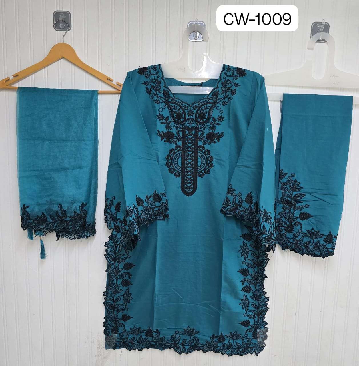 MUSHK CW-1009 NX  PURE ROMAN SILK EMBROIDERY PAKISTANI DRESSES-00011