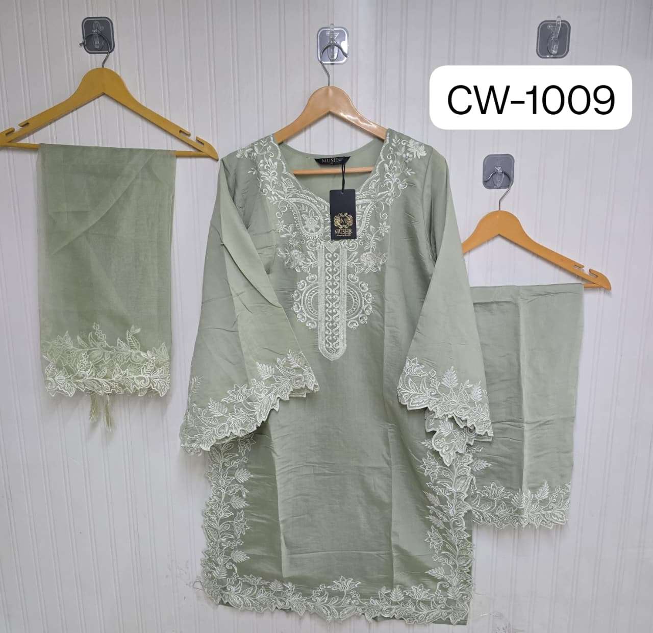 MUSHK CW-1009 PURE ROMAN SILK EMBROIDERY PAKISTANI DRESSES-00011