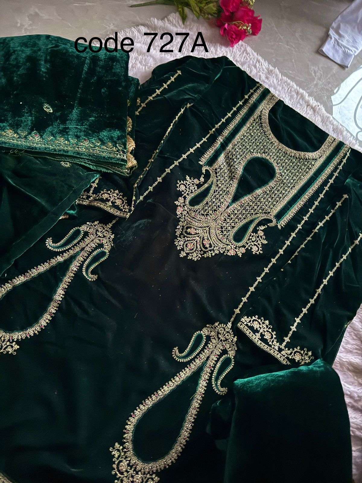 ZIAAZ 727 PURE VELVET EMBROIDERY PAKISTANI DRESS-00062