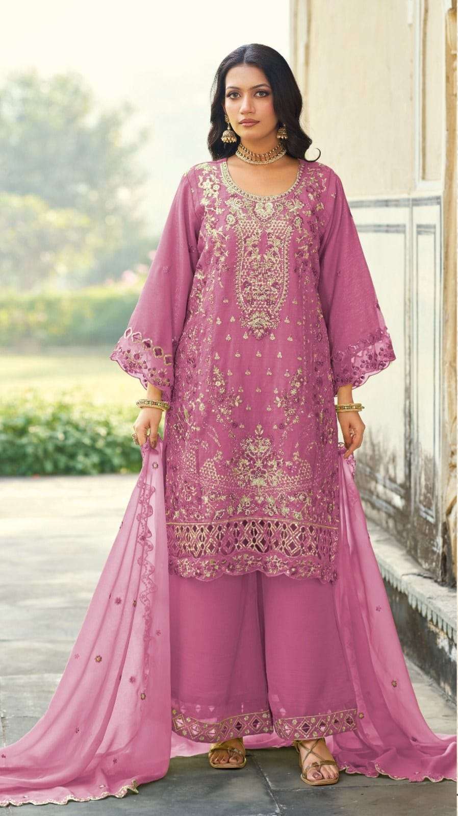 2083 SERIES BY ASLIWHOLESALE PAKISTANI CRUNCY SILK SUITS-00318