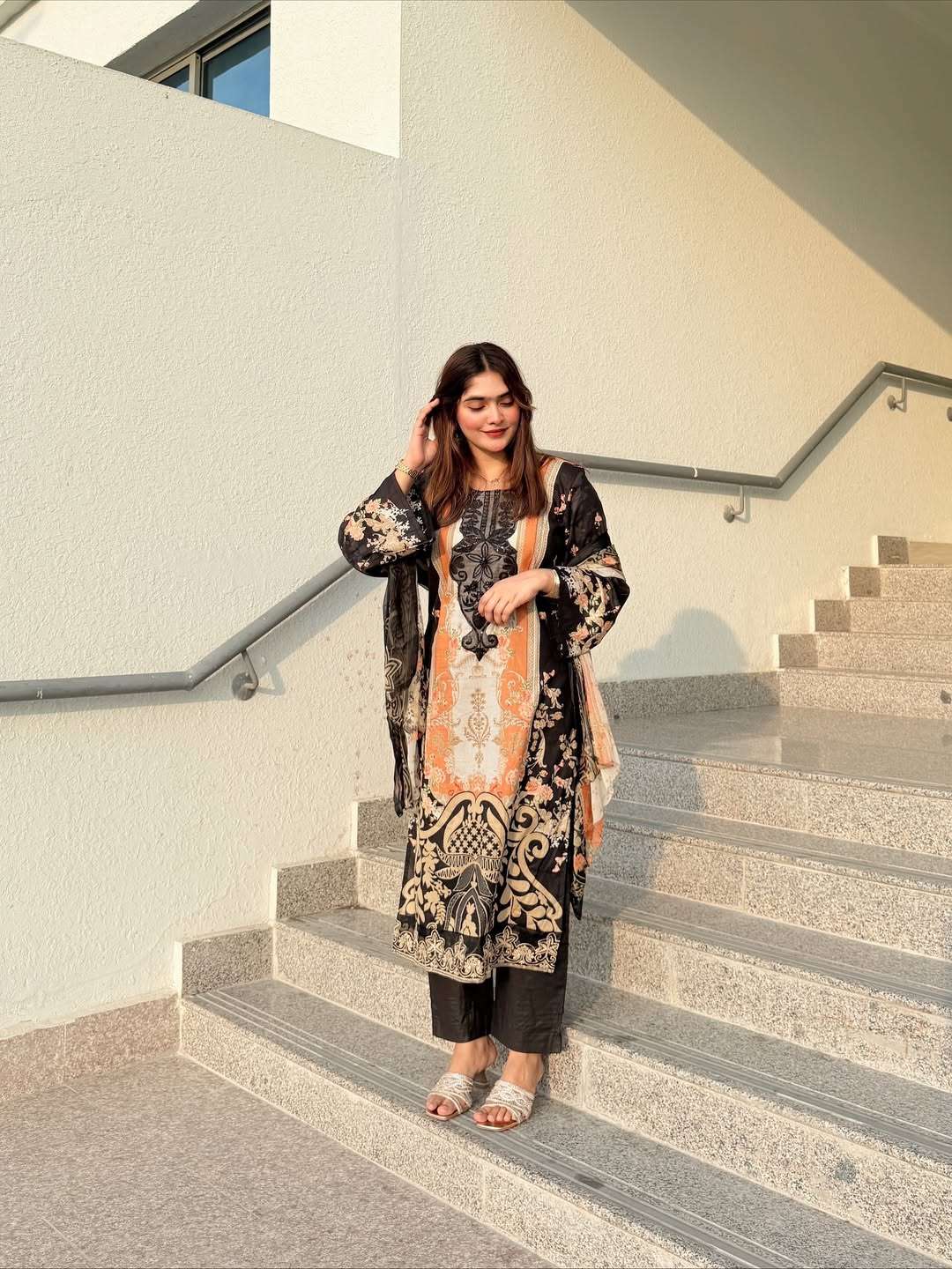 YD-047 BY ASLIWHOLESALE MUSLIN COTTON PRINTED PAKISTANI SUITS-00104